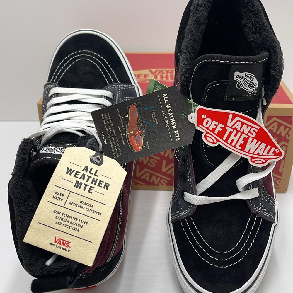 Vans Men’s Sk8-Hi Mte
(Mte) Port Royale/Black
VN0A4BV7XKZ
Boots Sneakers - Picture 13 of 16